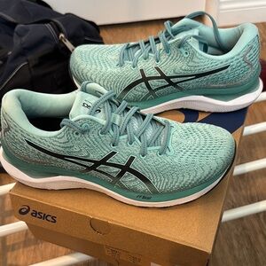 Asics Green Athletic Shoes with GEL Cumulus Brand New!